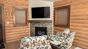 Deluxe Cabin | Interior - The Willows Cabins  (West Yellowstone)