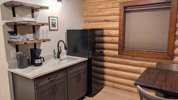 Deluxe Cabin | Private kitchen