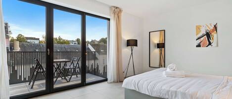 Skrivbord, strykjärn/strykbräda, wi-fi och sängkläder