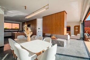 Dining - Villa ELYSSA - 4 suites (Tameslohte)