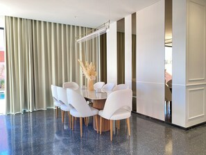 Dining - Villa ELYSSA - 4 suites (Tameslohte)