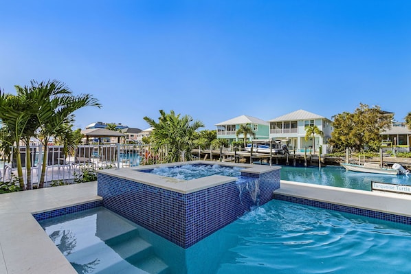 A heated pool - Turquois Turtle Vacation Home (Fort Myers Beach)
