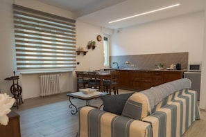 TV - Kennedy House Apartments 2 (Centallo)