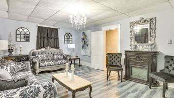 Télévision, cheminée