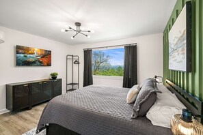 Tabla de planchar con plancha, wifi y ropa de cama 