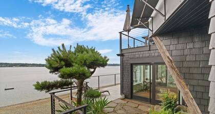 The Waterwheel - Waterfront Retreat on Dyes Inlet