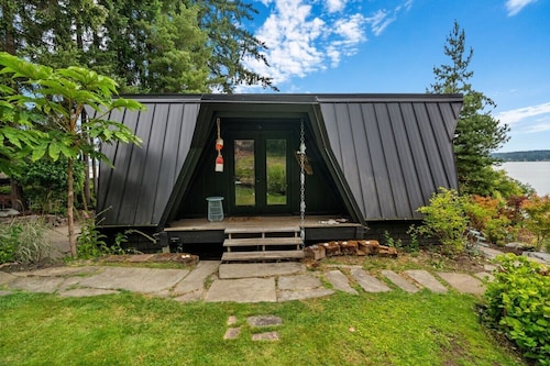 The Loft - Garden Retreat at Black Pearl on Dyes Inlet
