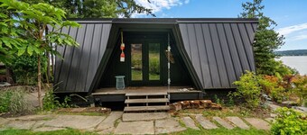 The Loft - Garden Retreat at Black Pearl on Dyes Inlet