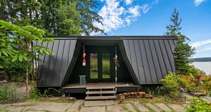 The Loft - Garden Retreat at Black Pearl on Dyes Inlet
