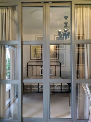 2 bedrooms, iron/ironing board, WiFi, bed sheets - AMG Superior Two Bedroom Central Apartment (Athens)