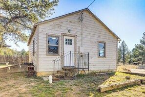 Exterior - Lake George Views! ‘The Cozy Cabin’ Near Hiking (Lake George)