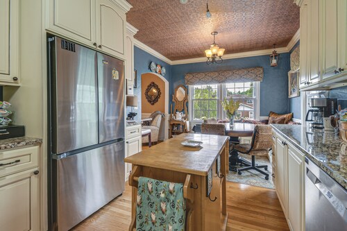 Monthly Stay Special! Cozy Cottage in Huntington