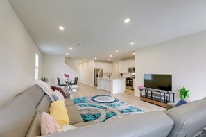 Living area - Buda Business-Ready House: Office, Home Gym & Yard (Buda)
