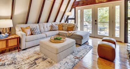 Fairfield Bay Home w/ Pool Access & Boat Slip