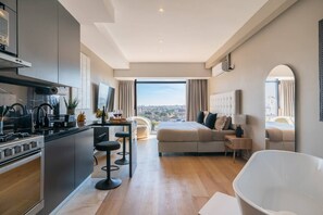 Private kitchen - Luxury Design Suite – Rooftop Pool, Gym, BBQ (Mexico City)
