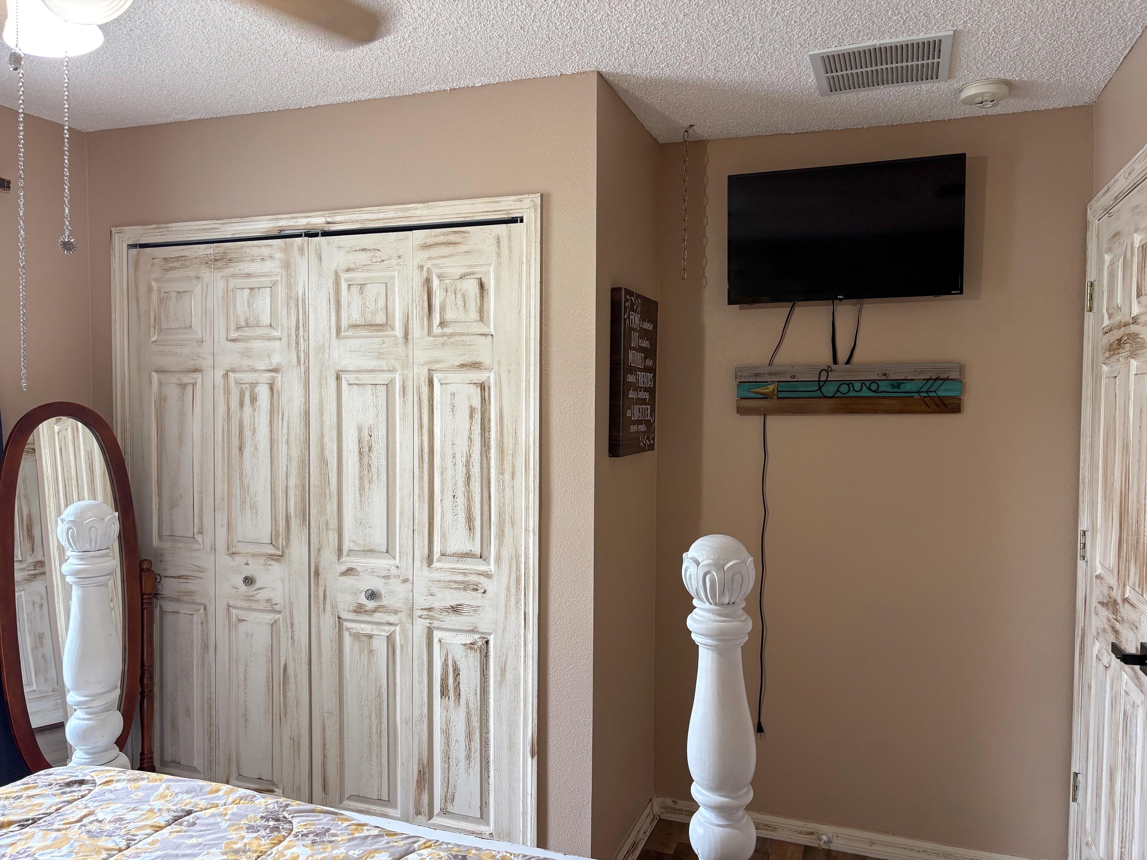 1 habitación, tabla de planchar con plancha, wifi gratis y ropa de cama 