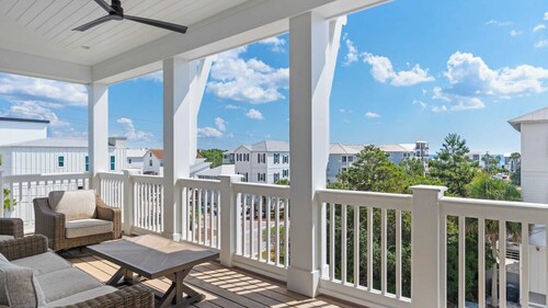Spacious Coastal Retreat Near Inlet Beach With Bikes, Balconies & Modern Design Bluewater View by Avantstay