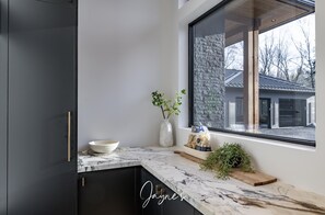Interior - Exquisite 6 bed 8 bath on Lake Rosseau (Port Carling)