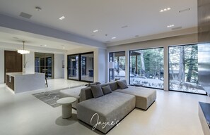 Interior - Exquisite 6 bed 8 bath on Lake Rosseau (Port Carling)