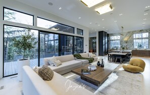 Smart TV, fireplace, books - Exquisite 6 bed 8 bath on Lake Rosseau (Port Carling)