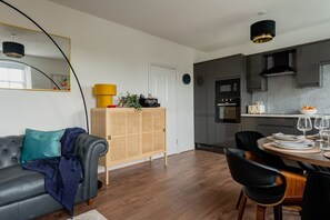 Interior - Cosy Harbour Luxe • Modern 2BR • Sleeps 6 (Torbay)