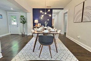 Dining - Spacious 6-bedroom house with Chef's kitchen + Tiny Home in charming Atlanta (Atlanta)
