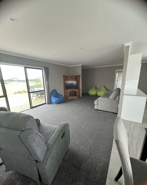 Living area - Waipu quiet/rural house only 3 kms to Waipu town (Waipu)