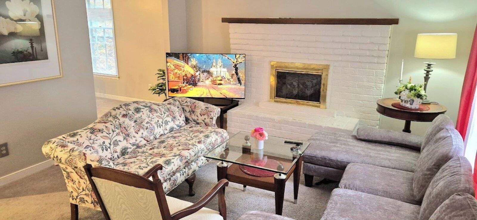 Télévision, cheminée