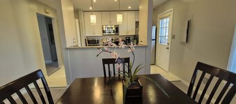 Cozy 3BR/2BA Ground-Level Unit with King Bed, Minutes to Short Pump Mall