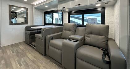 2025 RV with 2 full baths sleeps 9