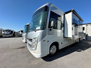 المنطقة المحيطة بالمنشأة