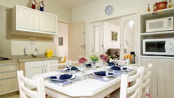 Villa | Dining