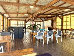 Daily continental breakfast (XPF 1500.00 per person) - Te Manu Lodge Tikehau (Tikehau)