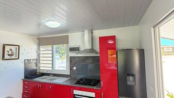 Superior Cottage, Sea View | Private kitchen