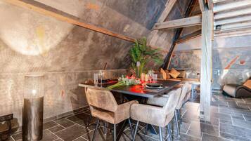 Luxury Suite | In-room dining