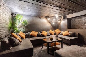 Luxury Suite, Private Pool | Television - Intense (Manage)