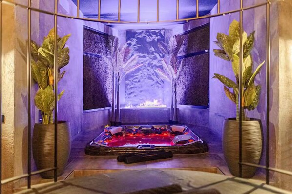 Luxury-Suite, eigener Pool | Eigener Whirlpool