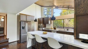 Talo (5 Bedrooms) | Sisätilat