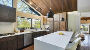 Talo (5 Bedrooms) | Sisätilat