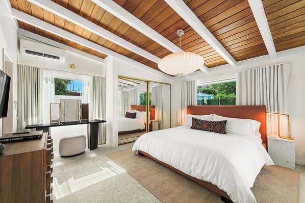 Desk, iron/ironing board, free WiFi, bed sheets - New Kitchen, Bathrooms, Furniture, Floors, Grill In Midcentury Modern Pool Home (Palm Springs)