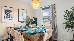 Talo (4 Bedrooms) | Sisätilat