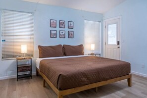 Cuna de viaje, wifi y ropa de cama 