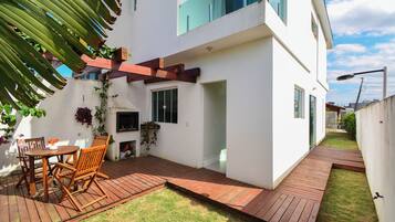 Kawasan BBQ/berkelah