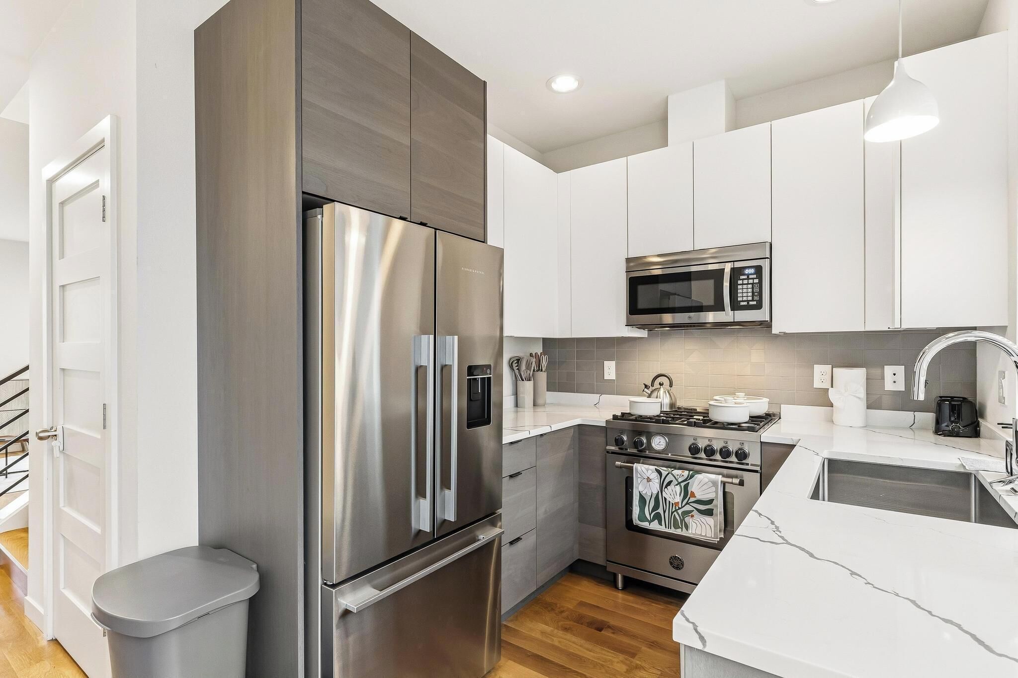 Fridge, ice maker