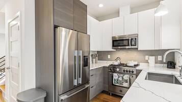 Fridge, ice maker