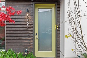 Exterior detail - Modern 3bd Townhome w/ Roof Top Deck by Downtown (Seattle)