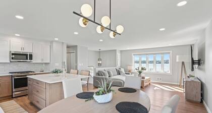 4BR Open Concept · Sunset View · Pool & Near Ocean