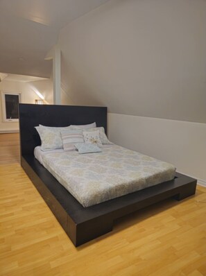 1 bedroom, iron/ironing board, WiFi - 12 min to downton Quebec city, 10 min the waterfall Québec city, near the mall. (Québec)