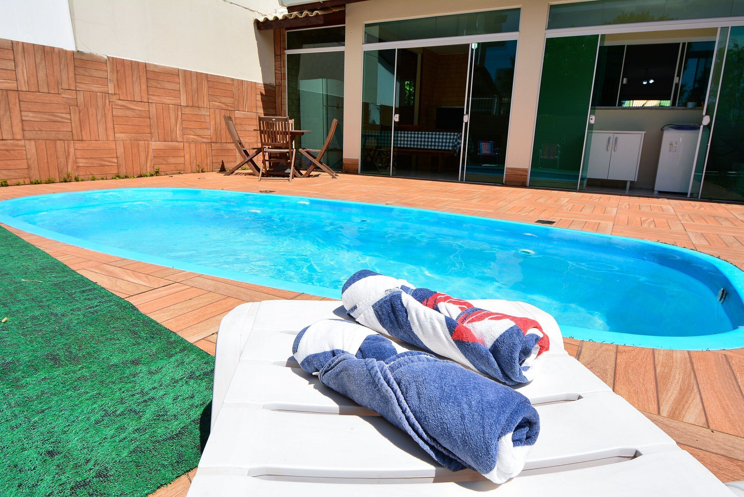 Villa | Piscina | Una piscina al aire libre