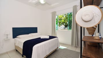 Cortinas blackout, ferros/tábuas de passar roupa, Wi-Fi de cortesia